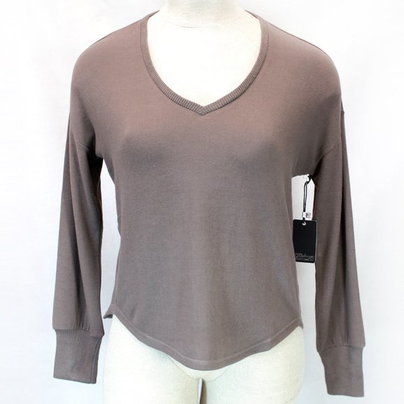 NWT P.J.Salvage Woman Cocoa V-Neck Fleece Pajamas Top Small - Picture 2 of 7